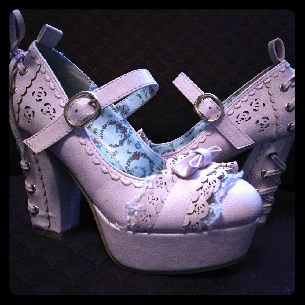Lolita heels